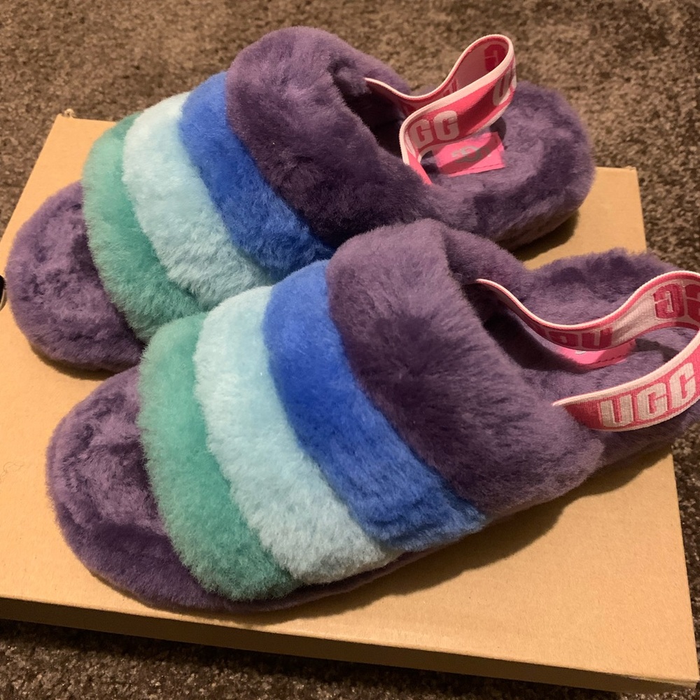 UGG Fluffy Slides